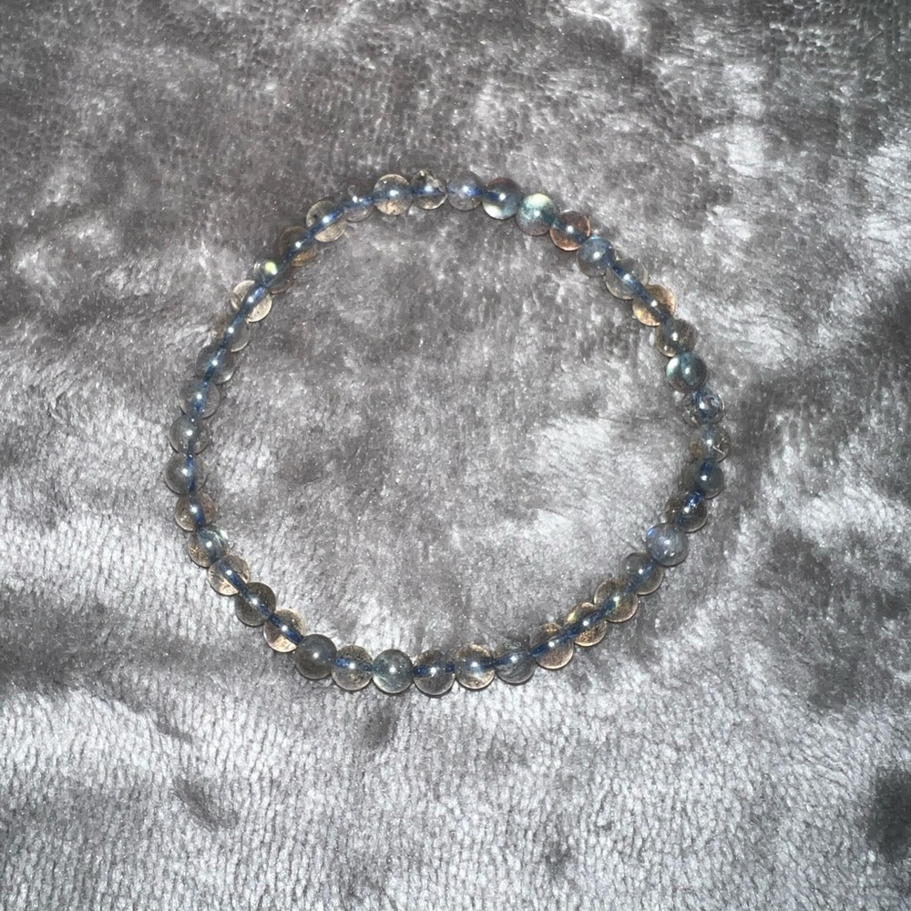 Dainty Labradorite Stretch Bracelet